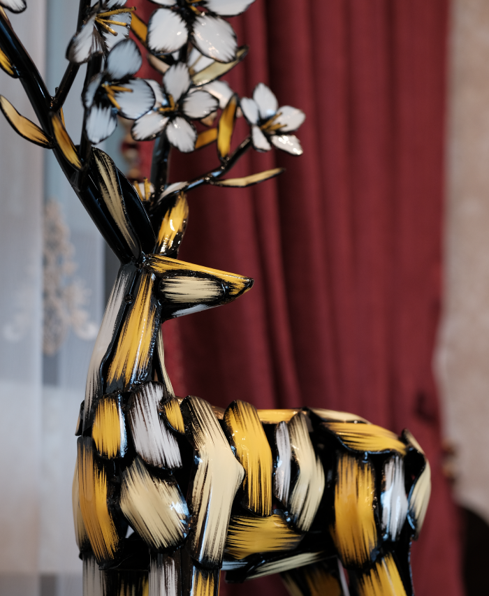 Deer, 2026, Urethane paint on stainless steel, 28x55x78(h)cm